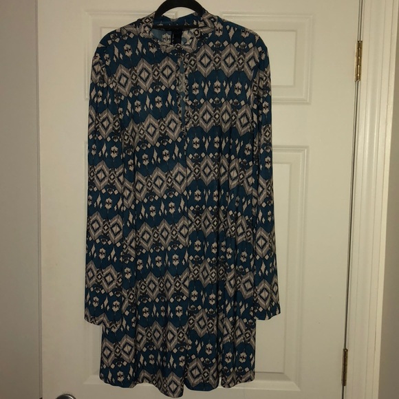 Cute patterned dress! - Picture 3 of 4